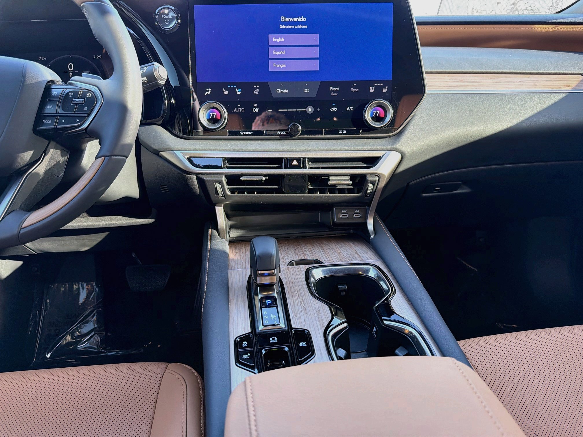 Used 2025 Lexus RX 350h w/ Accessory Package (Z1) AWD/4WD image 19