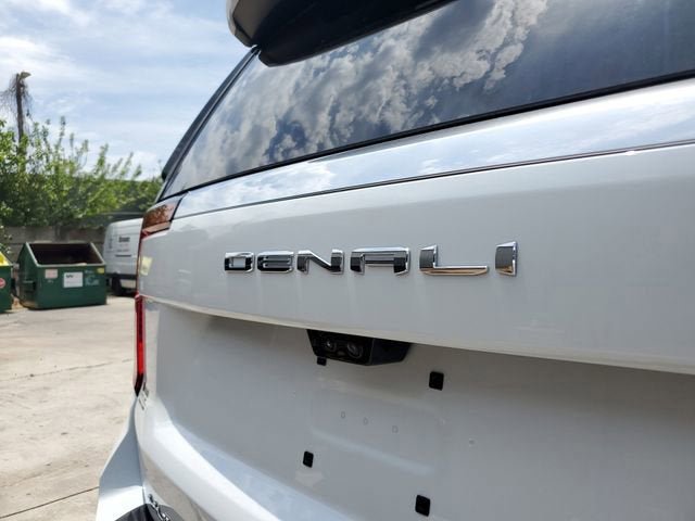 New 2026 GMC Yukon XL Denali AWD/4WD image 9