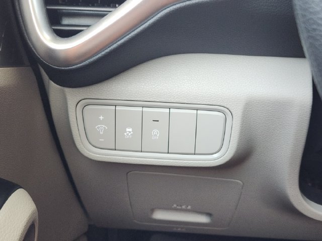 Used 2025 Kia Soul LX w/ LX Technology Package FWD image 23
