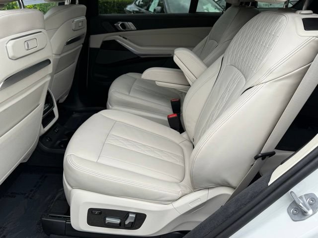 Used 2026 BMW X7 xDrive40i w/ M Sport Package AWD/4WD image 32