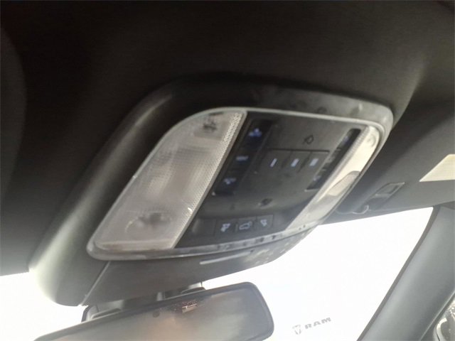 Used 2015 Jeep Grand Cherokee Overland w/ Advanced Technology Group image 27