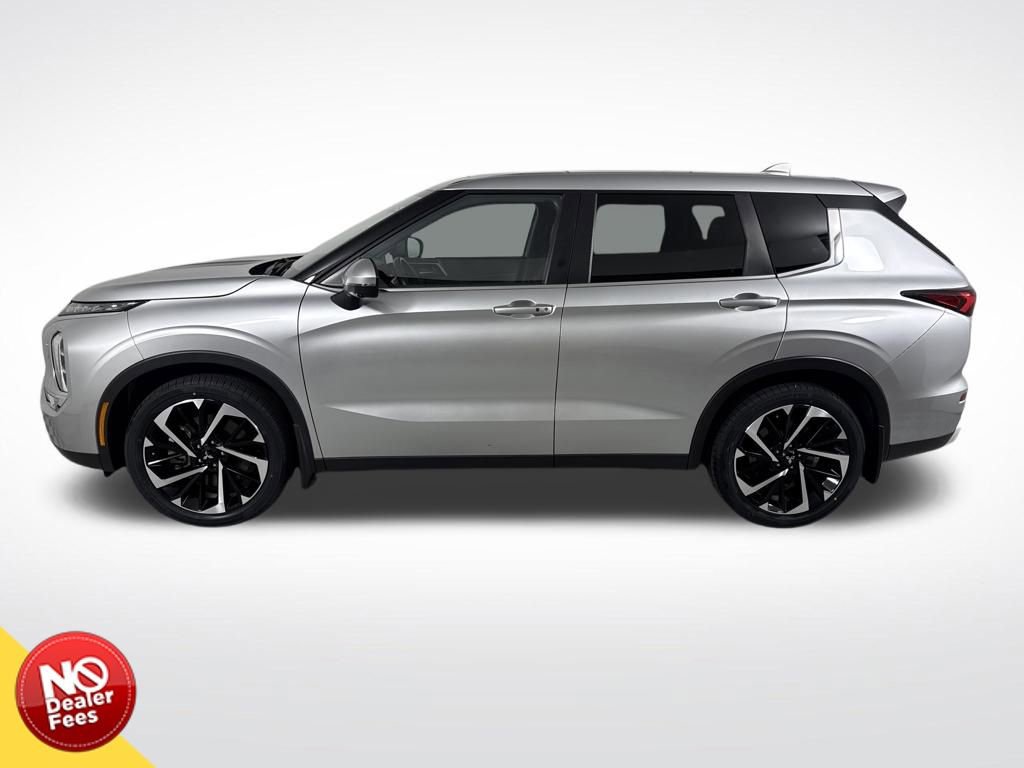 Used 2022 Mitsubishi Outlander SE image 6