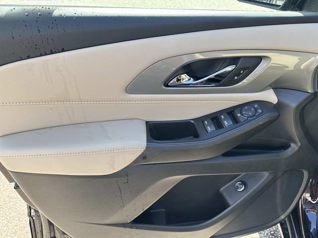 Used 2022 Chevrolet Traverse LT image 19