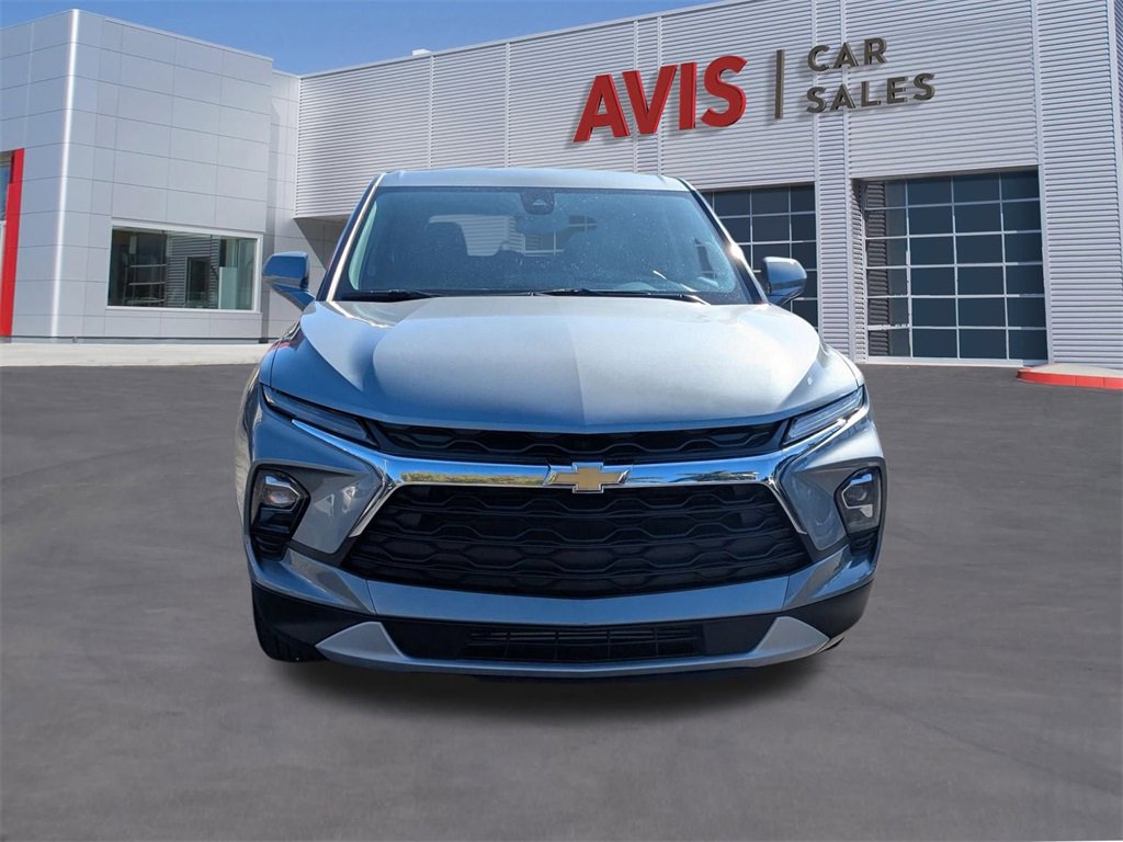 Used 2025 Chevrolet Blazer LT image 2