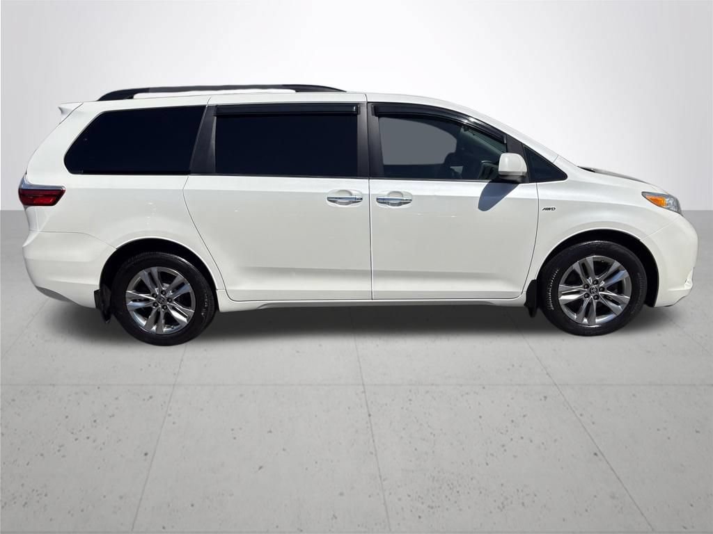 Used 2017 Toyota Sienna Limited AWD/4WD image 6