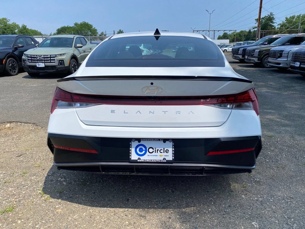 New 2026 Hyundai Elantra SEL Sport Premium FWD image 5