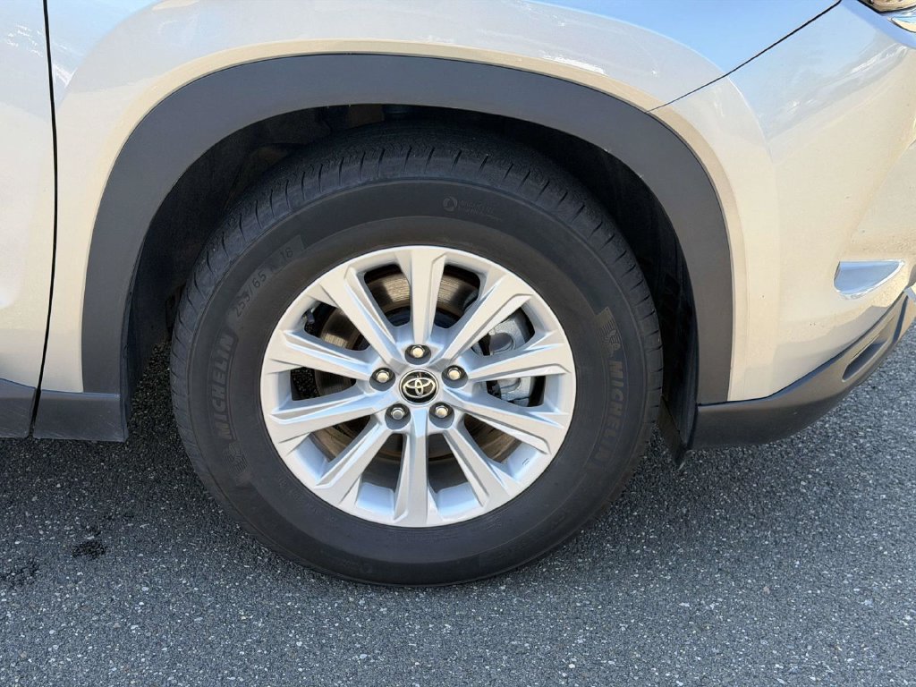 Used 2025 Toyota Grand Highlander AWD image 10