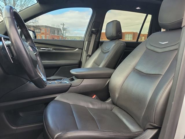 Used 2021 Cadillac XT6 Sport w/ LPO, ONYX Package image 23