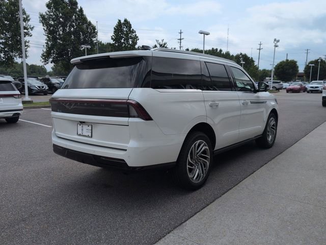 New 2026 Lincoln Navigator Reserve AWD/4WD image 4
