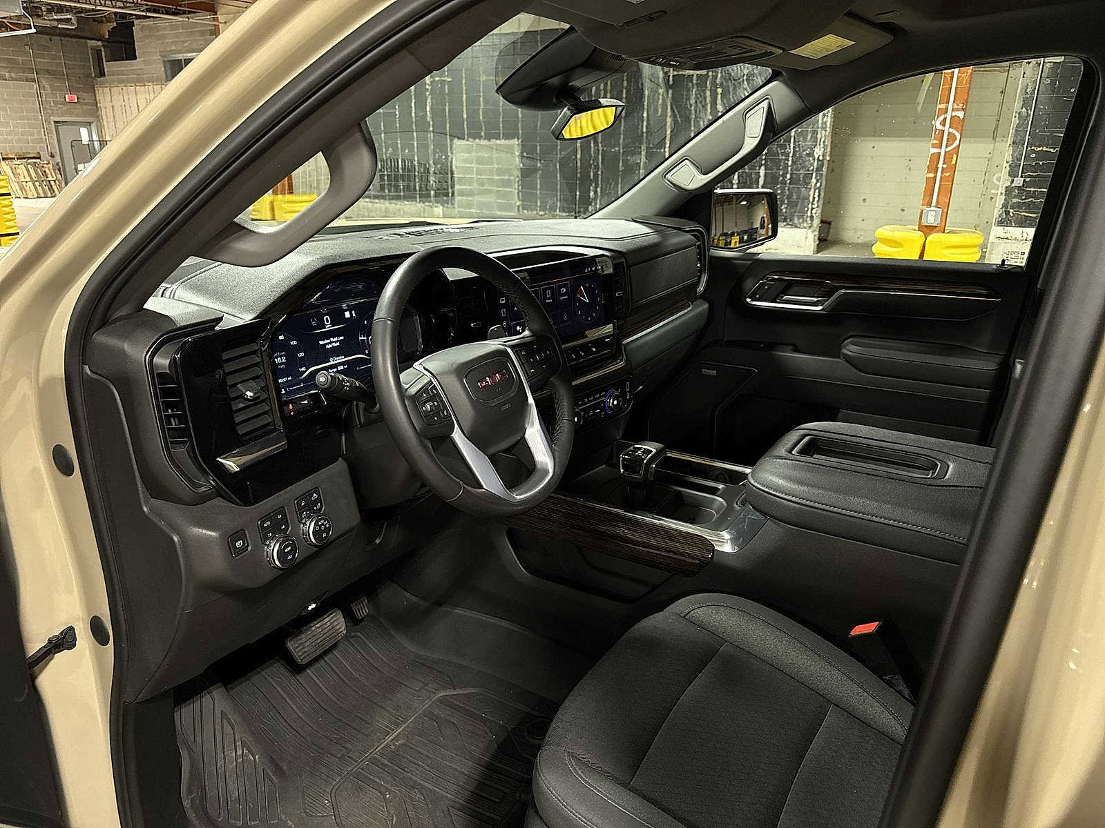 Used 2022 GMC Sierra 1500 Elevation w/ Preferred Package image 30