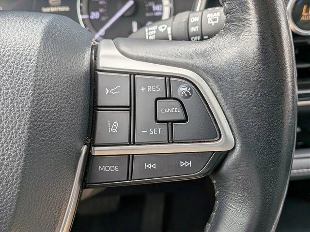Used 2022 Toyota Highlander XLE AWD/4WD image 15