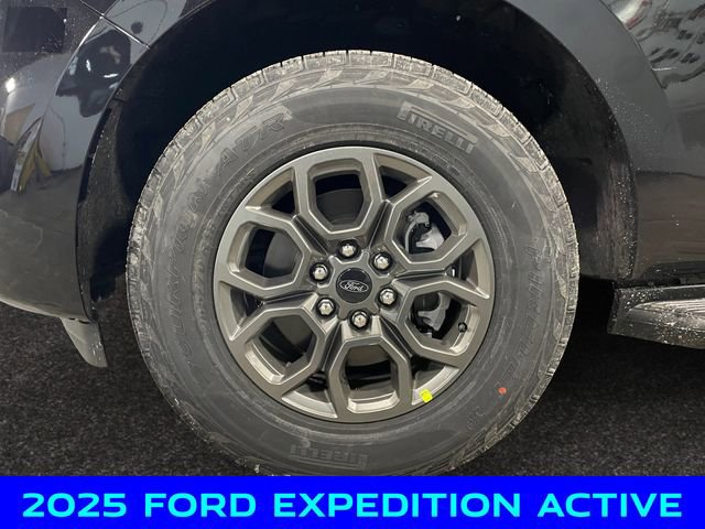 New 2025 Ford Expedition Active image 14