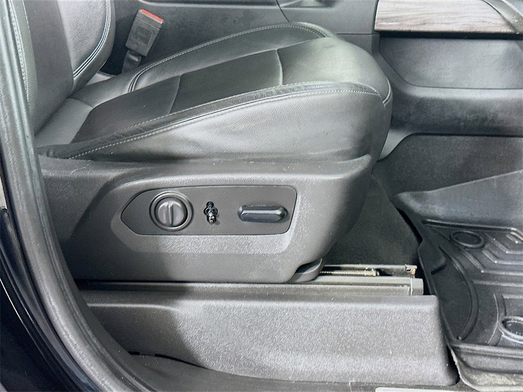 Used 2020 Chevrolet Silverado 2500 LTZ w/ LTZ Premium Package image 23