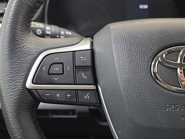 Used 2024 Toyota Sienna XLE FWD image 13