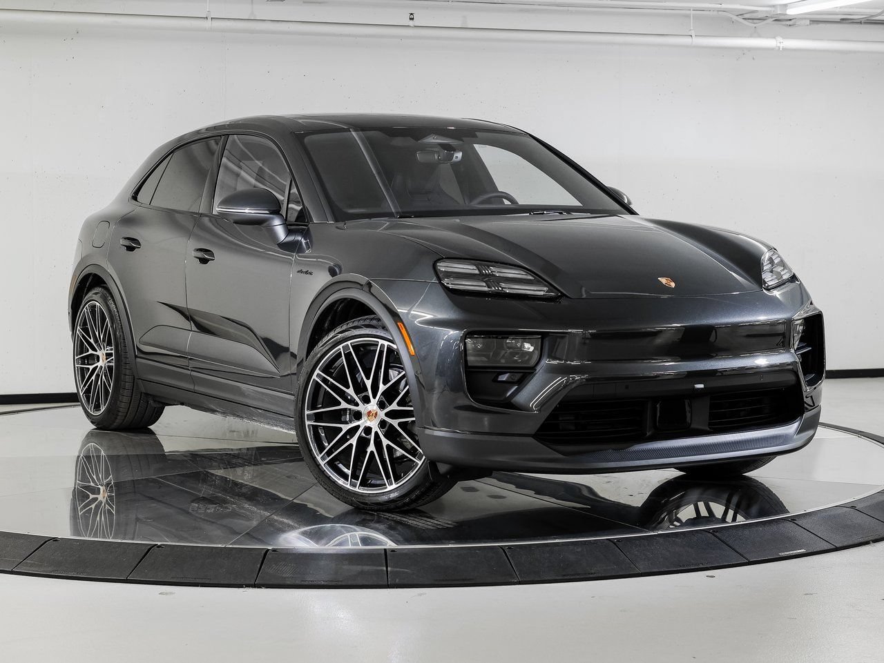 New 2026 Porsche Macan Electric RWD image 9