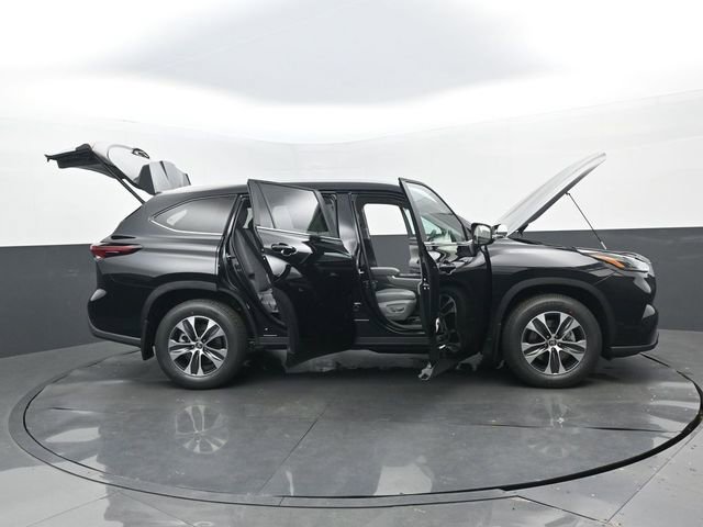 Used 2026 Toyota Highlander XLE image 33