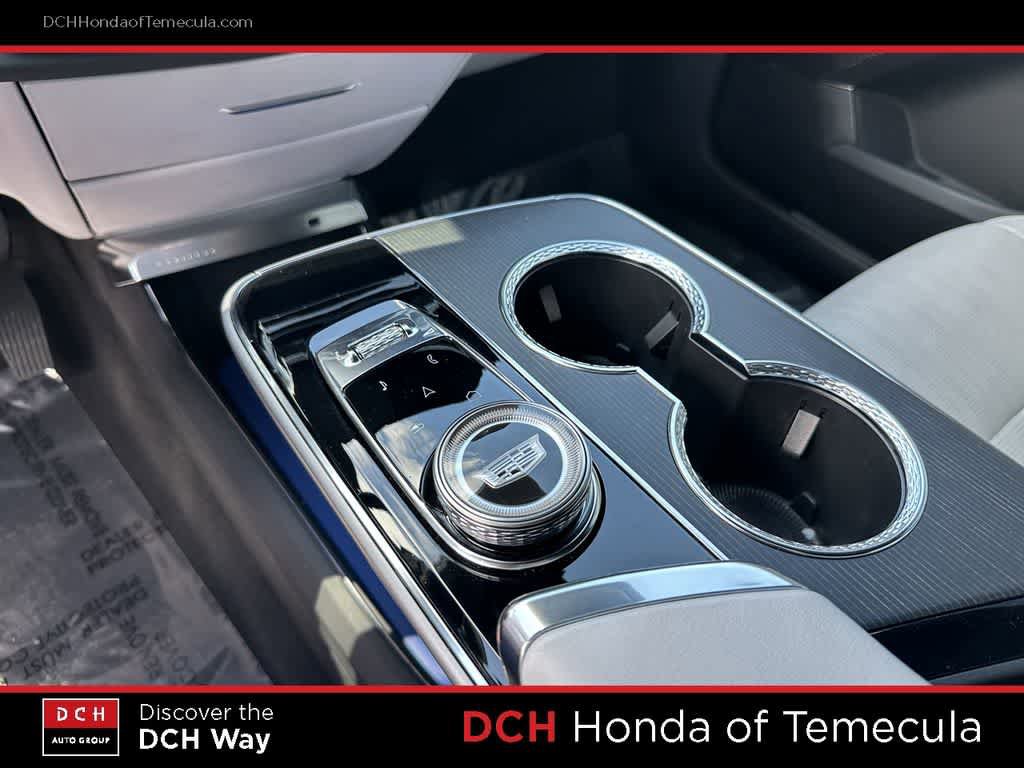 Used 2025 Cadillac Lyriq Luxury AWD/4WD image 12