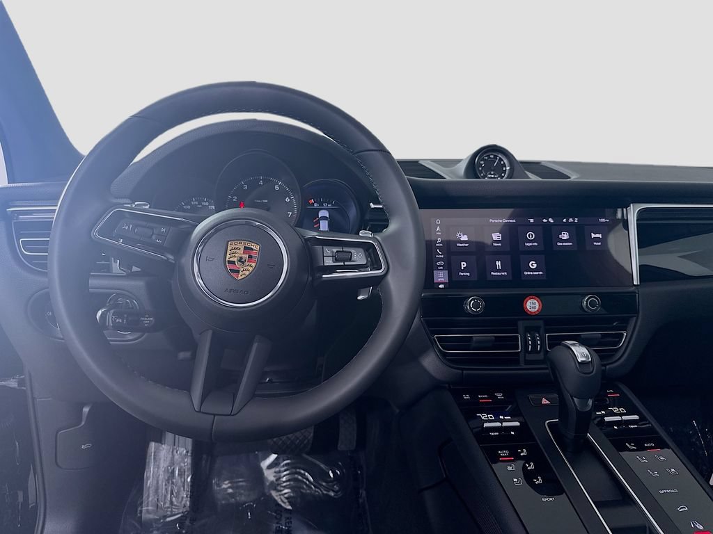 Certified 2026 Porsche Macan AWD/4WD image 25