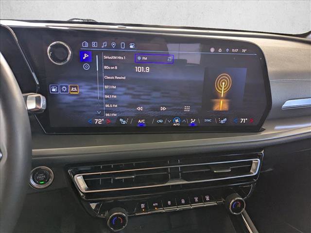 Used 2024 Chevrolet Traverse LT image 13