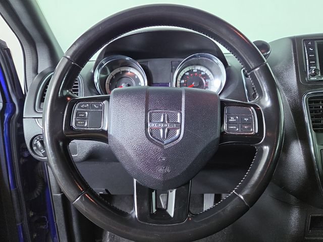 Used 2020 Dodge Grand Caravan SE FWD image 22
