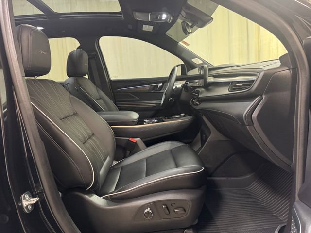 Used 2025 Buick Enclave Avenir w/ Super Cruise Package image 41