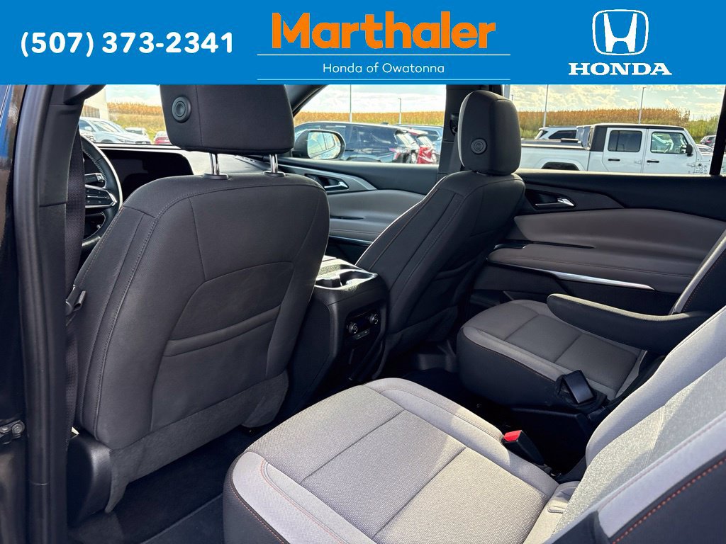 Used 2026 Chevrolet Traverse LT w/ Driver Confidence Package AWD/4WD image 14