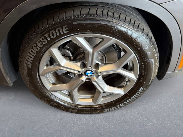 Used 2021 BMW X4 xDrive30i w/ Premium Package AWD/4WD image 8