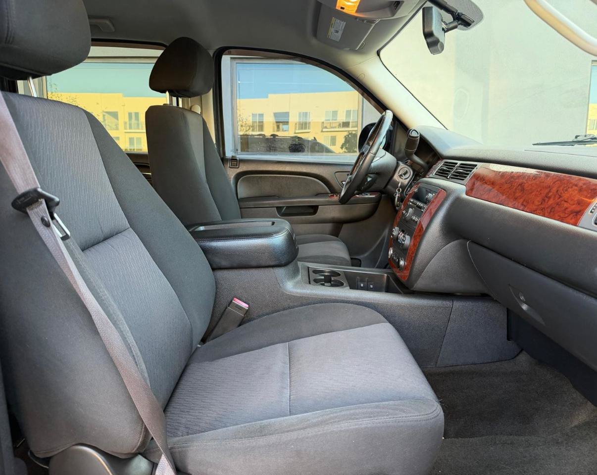 Used 2011 Chevrolet Avalanche LS w/ Convenience Package RWD image 12