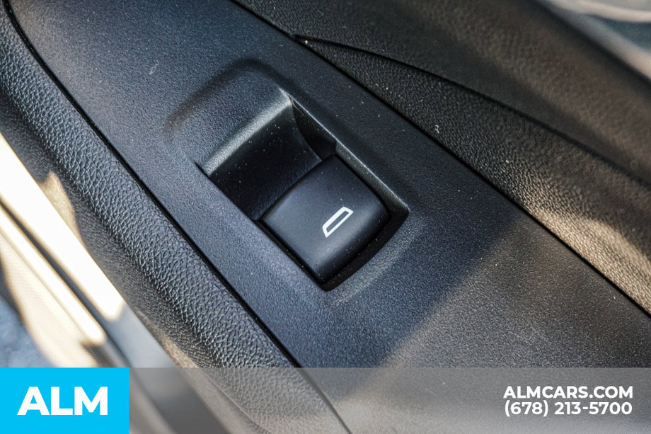 Used 2025 Chevrolet Trax LT FWD image 50