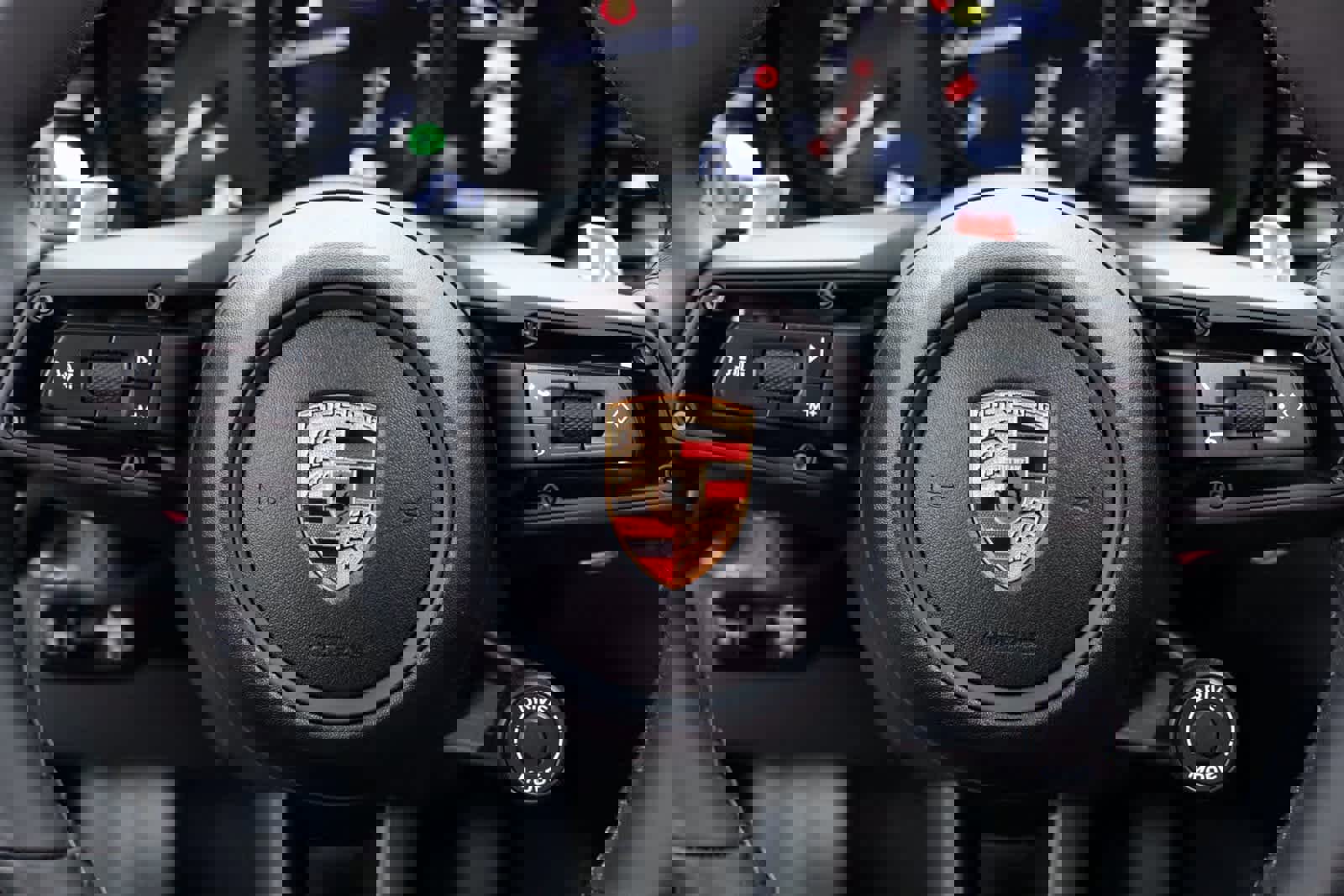 Certified 2025 Porsche Macan Turbo image 14