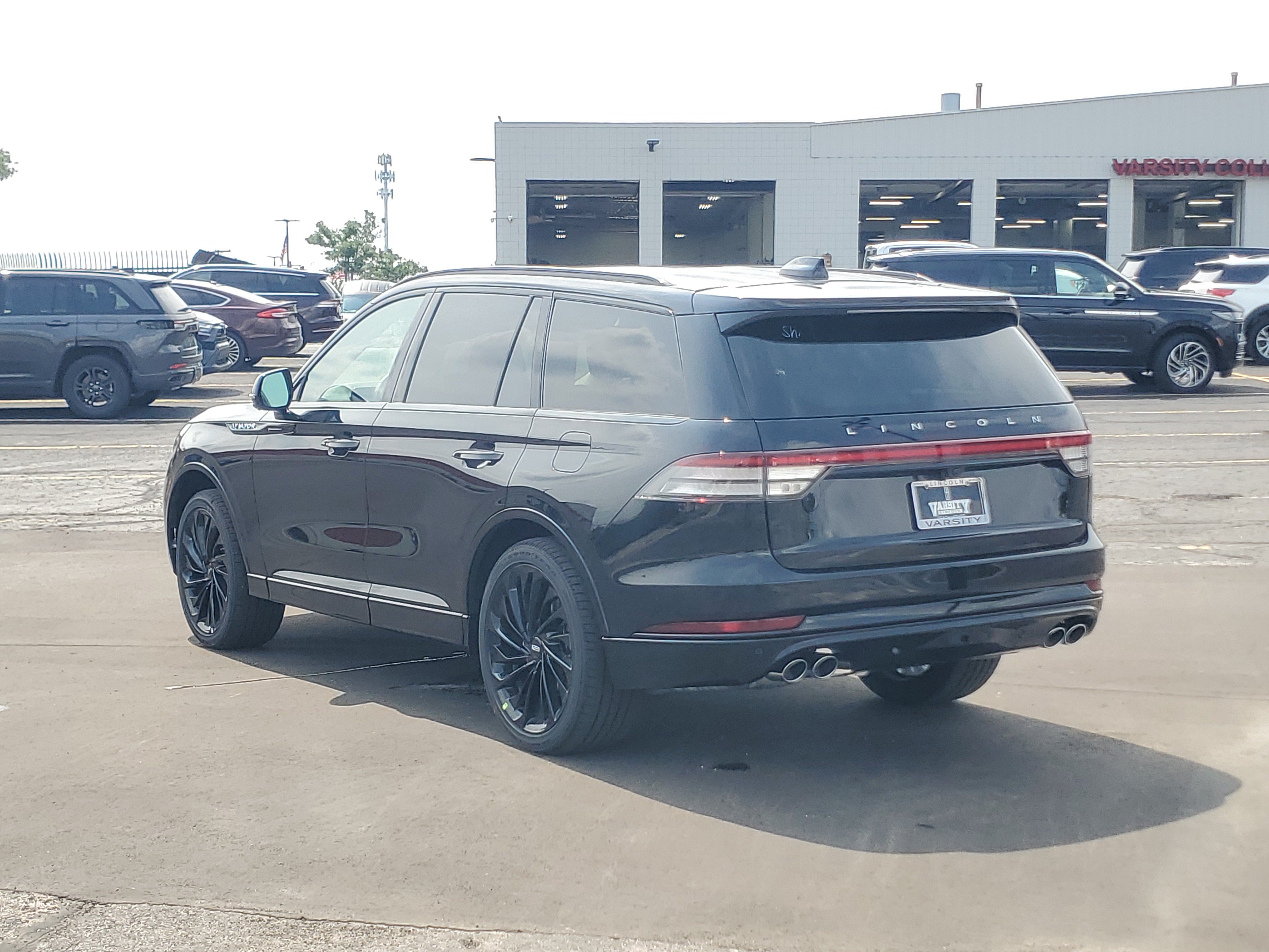 New 2026 Lincoln Aviator Reserve AWD/4WD image 3