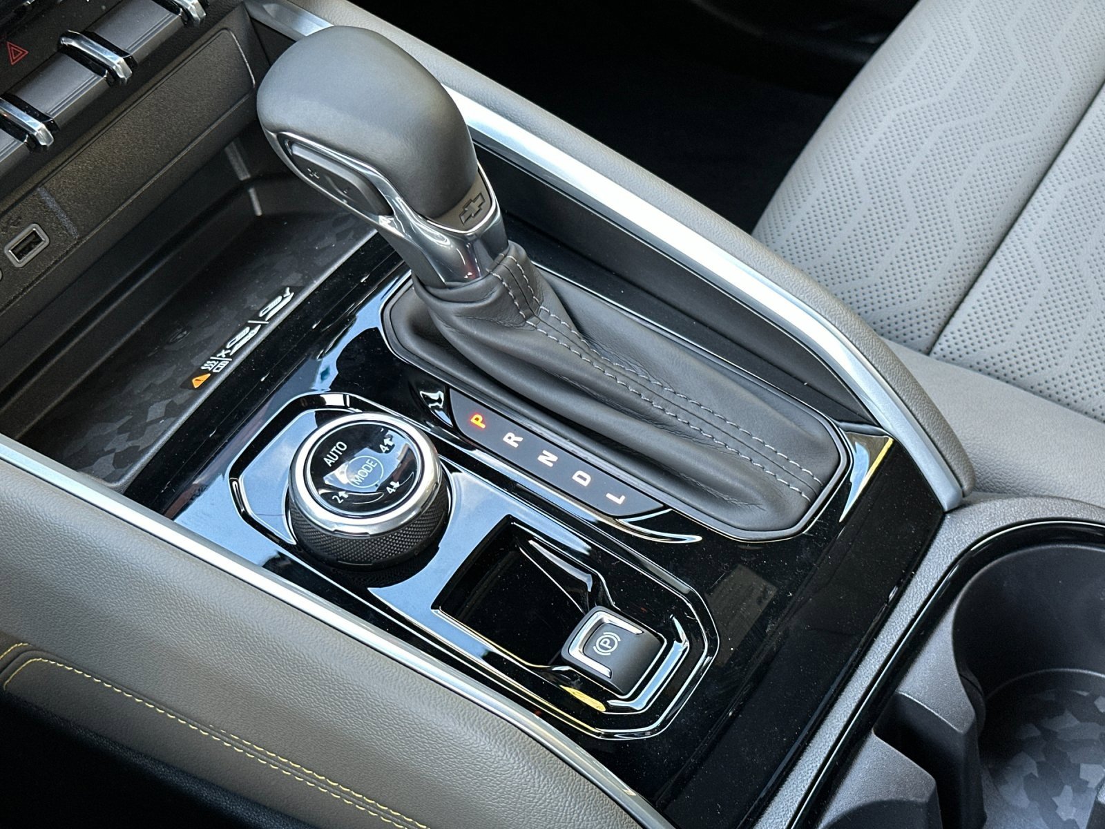 New 2026 Chevrolet Colorado ZR2 image 24