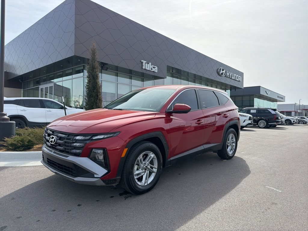 Certified 2026 Hyundai Tucson SE FWD image 1