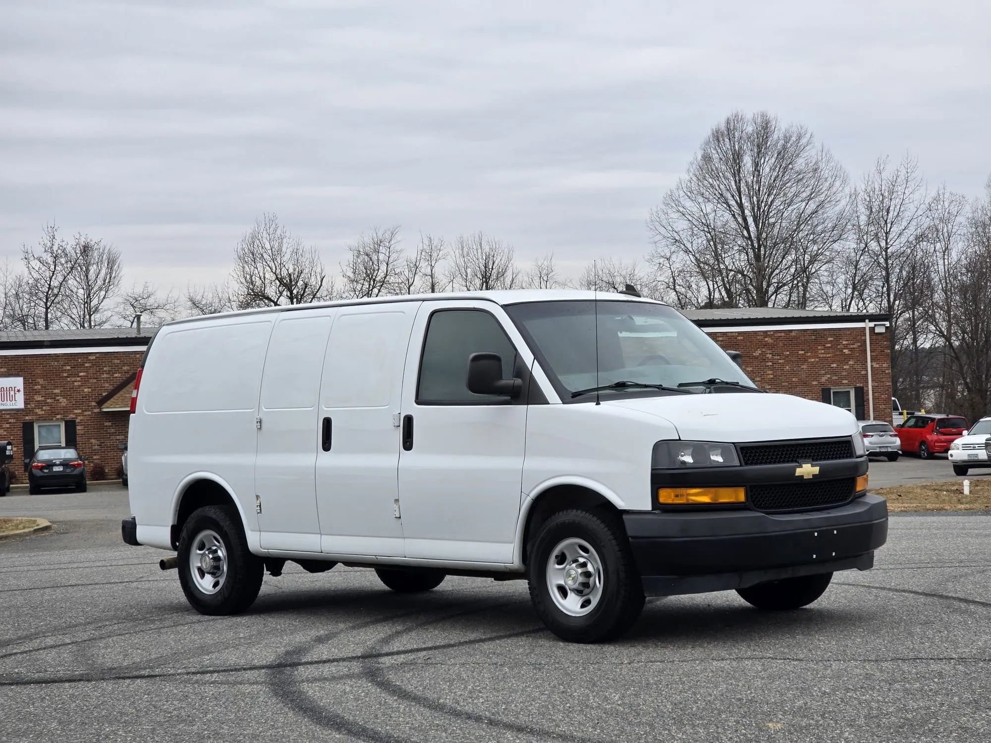 Used 2020 Chevrolet Express 2500 w/ Driver Convenience Package image 5