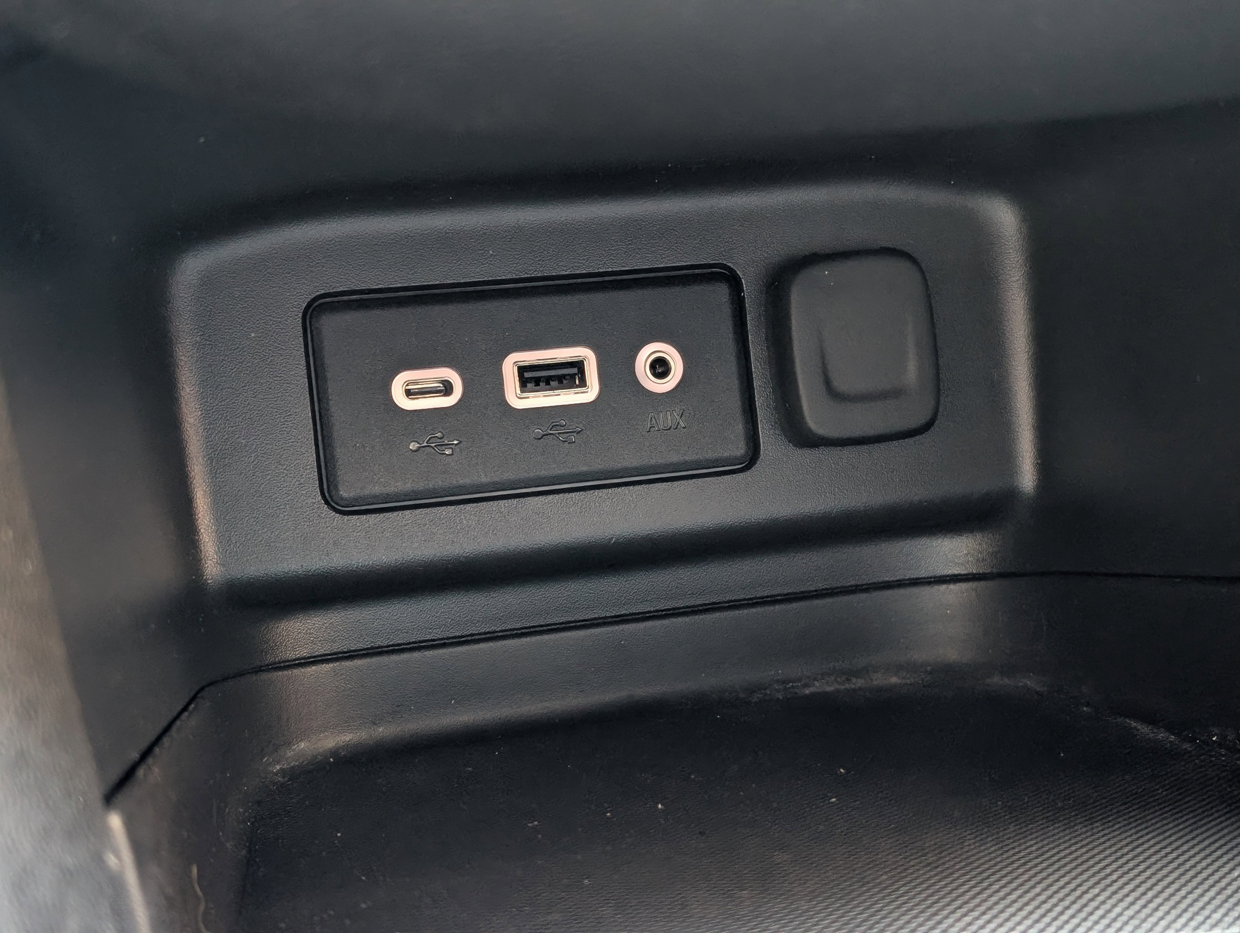 Used 2022 Chevrolet Equinox LT w/ LPO, Floor Liner Package image 21