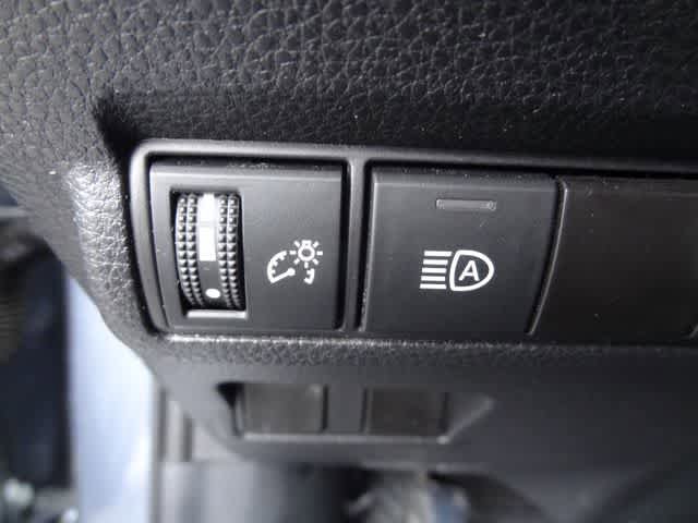 Used 2025 Toyota Corolla Cross XLE AWD/4WD image 15