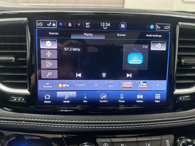Used 2025 Chrysler Pacifica Limited FWD image 13