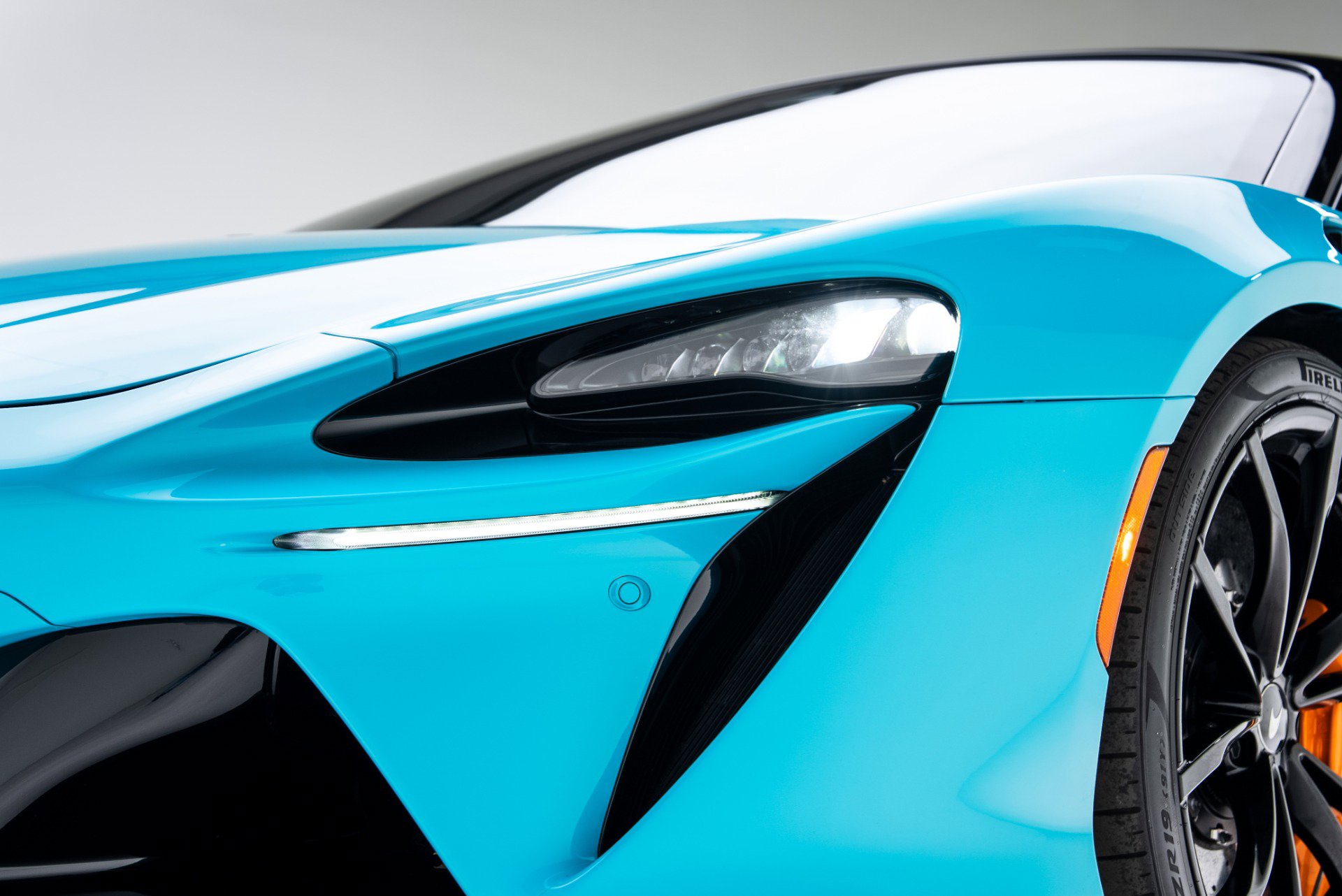 Used 2023 McLaren Artura image 58