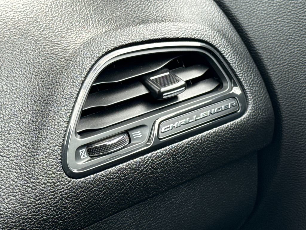 Used 2022 Dodge Challenger R/T image 21