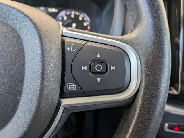 Used 2019 Volvo XC60 T5 Momentum w/ Multimedia Package image 24