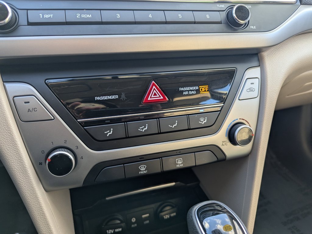 Used 2018 Hyundai Elantra SE image 17