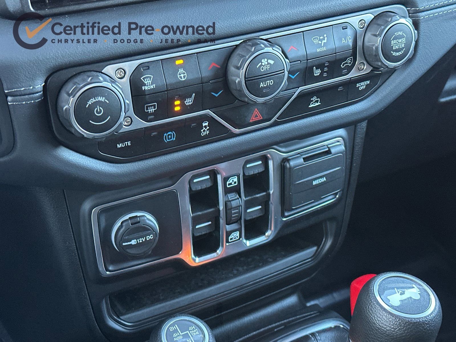Used 2025 Jeep Wrangler Unlimited Sahara image 21