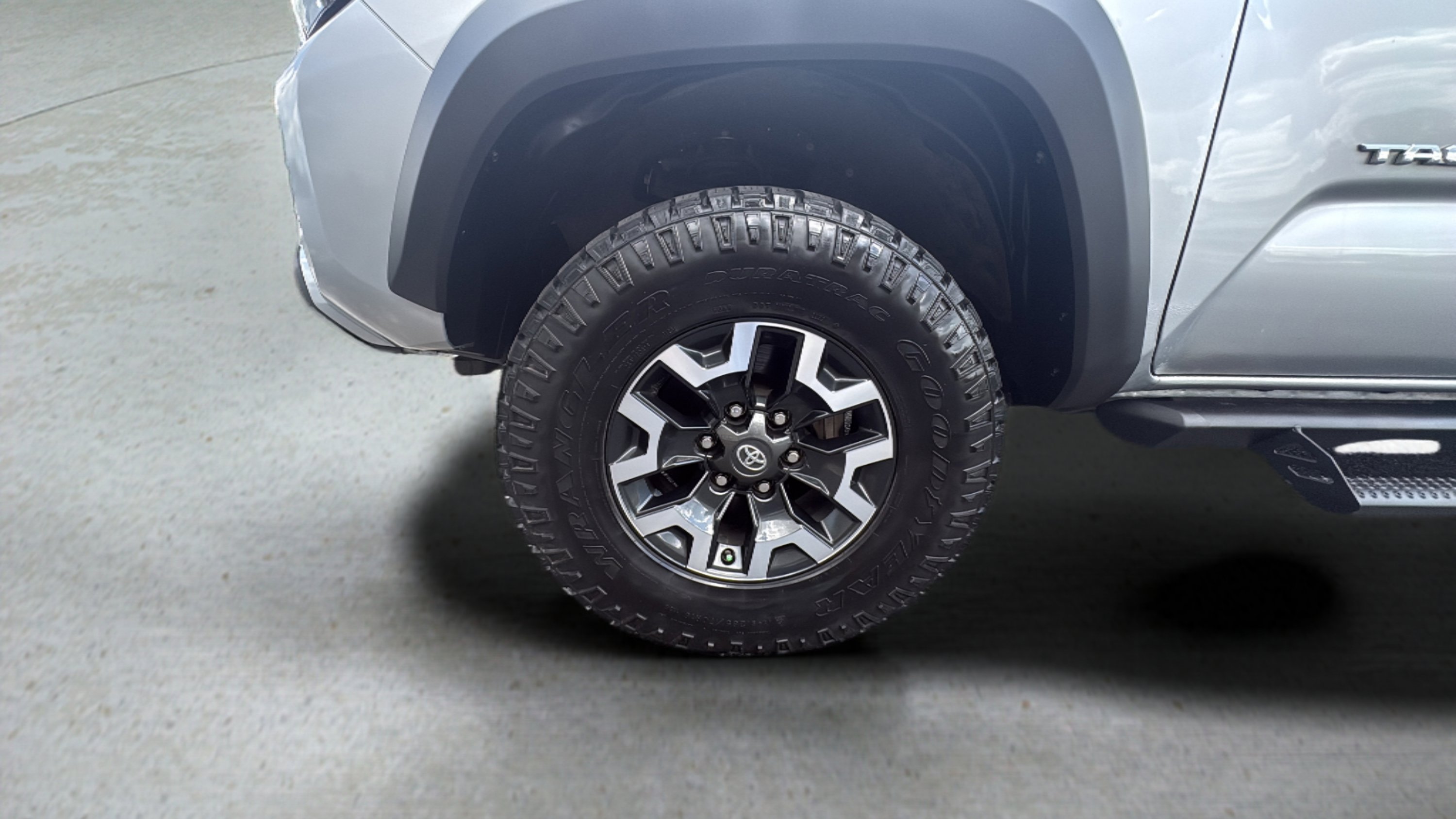 Used 2022 Toyota Tacoma TRD Off-Road image 15