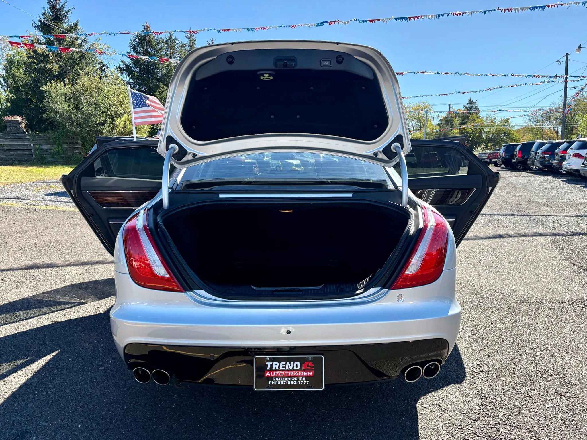 Used 2017 Jaguar XJ R-Sport image 20