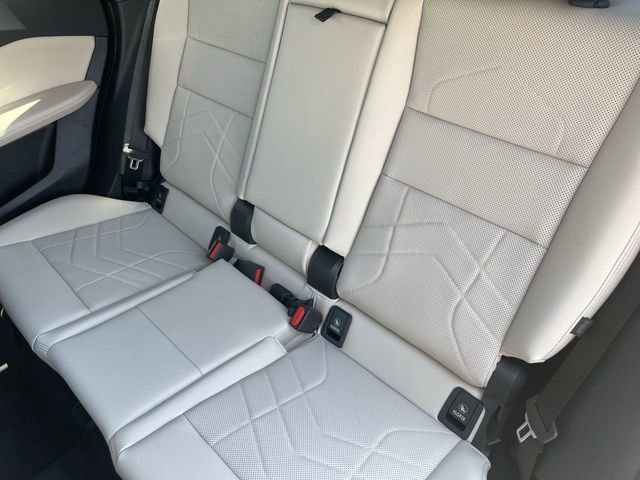 Used 2025 BMW X1 xDrive28i w/ Technology Package image 16