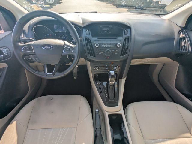 Used 2016 Ford Focus SE w/ SE Sport Package FWD image 15
