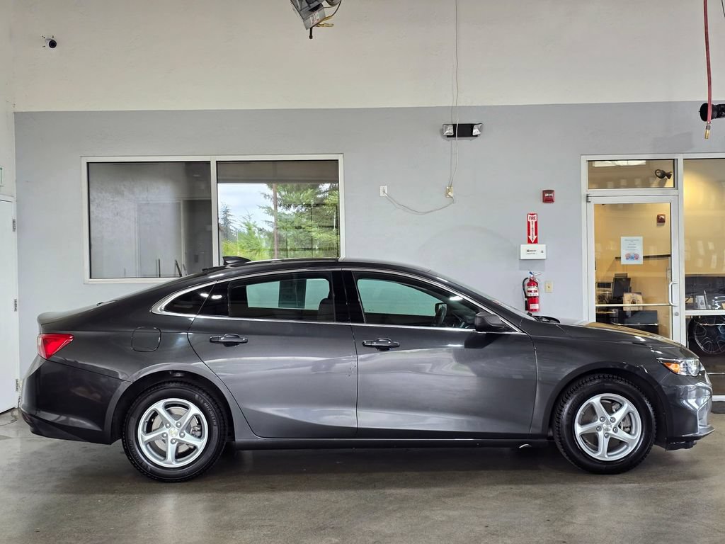 Used 2017 Chevrolet Malibu LS FWD image 4