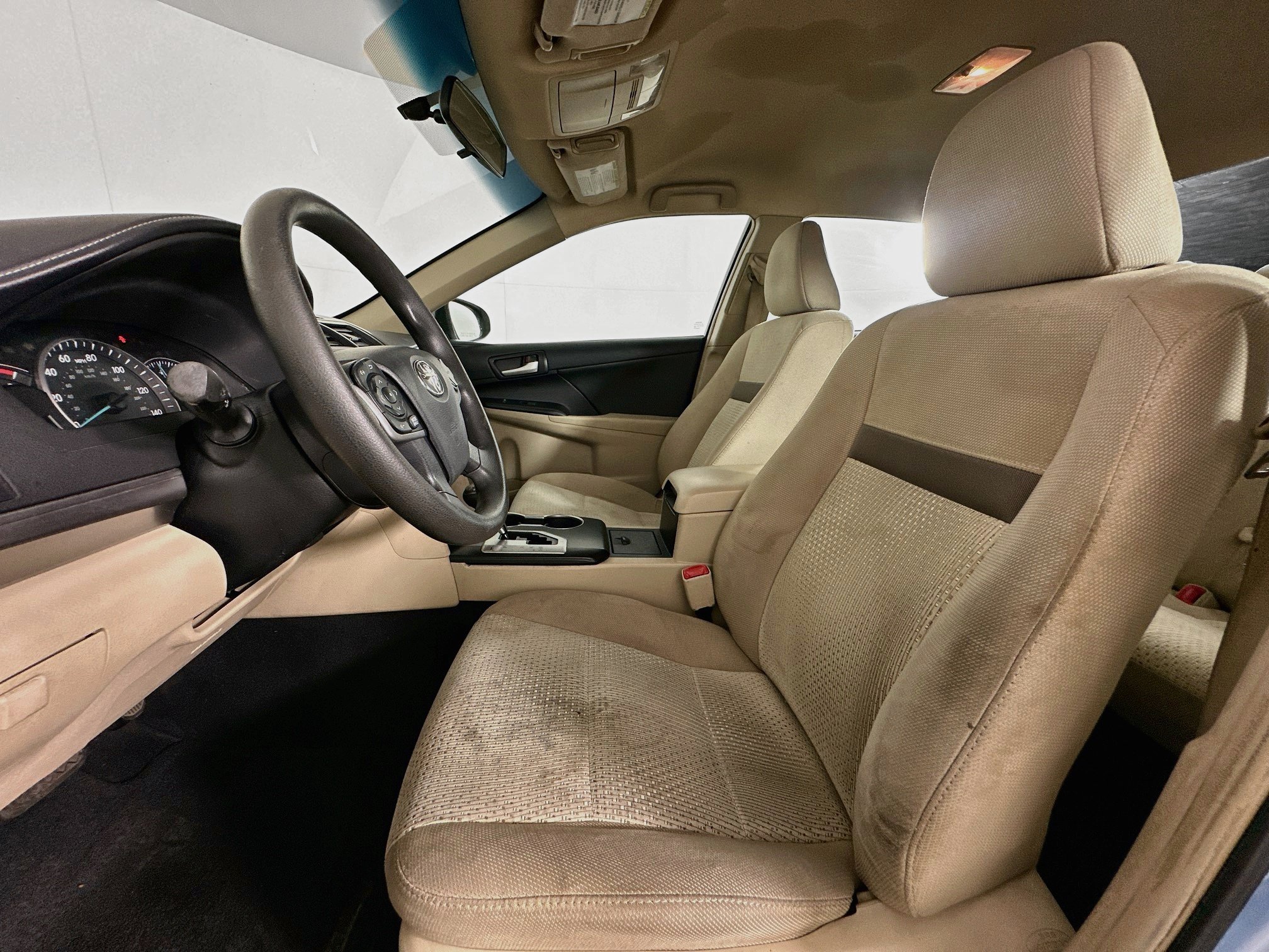 Used 2013 Toyota Camry LE FWD image 13