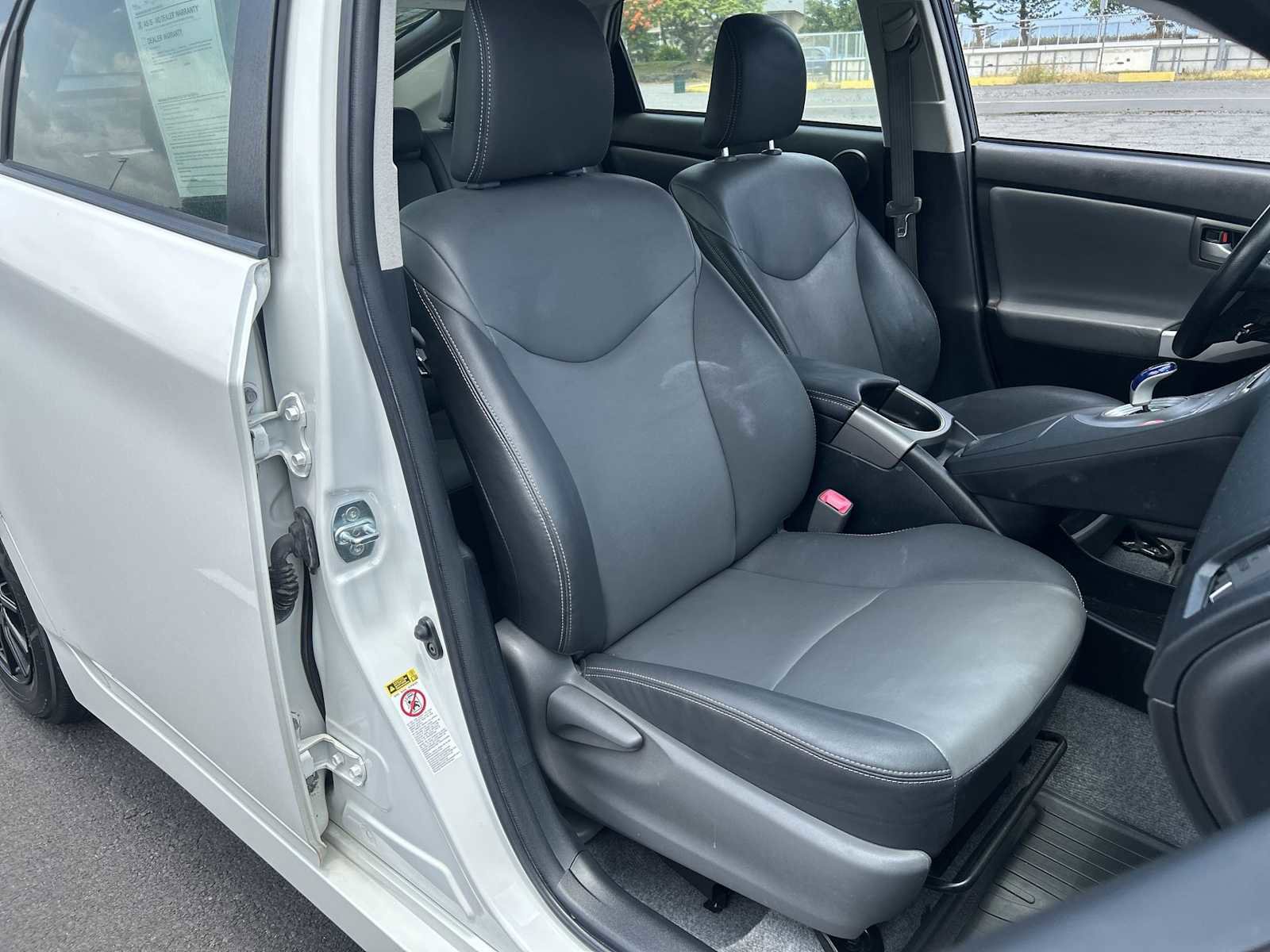 Used 2012 Toyota Prius Four w/ Deluxe Solar Roof Pkg FWD image 26