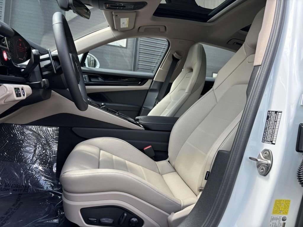 New 2025 Porsche Panamera image 5